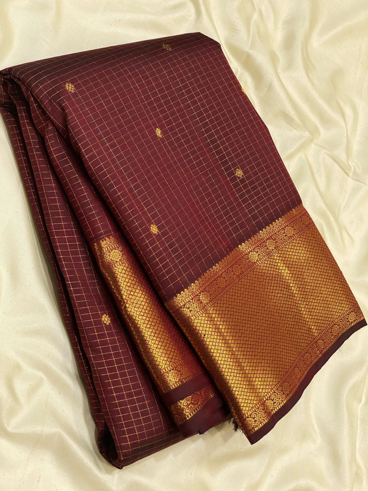 Classic Maroon 2gm Zari Vaira Oosi Checks Elegance Kanchipuram Handloom Silk Saree SS24740