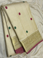 Load image into Gallery viewer, Classic Butter Cream 2gm Zari Vintage Elegance Kanchipuram Handloom Silk Saree SS27896
