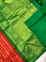 Load image into Gallery viewer, Classic Scarlet Red &amp; Deep Green 2gm Zari Kanchipuram Handloom Silk Saree SS25848
