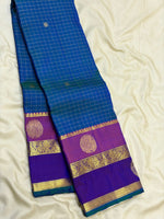 Load image into Gallery viewer, Classic Peacock Blue &amp; Fuchsia Pink Oosi Checks 2gm Zari Elegance Kanchipuram Handloom Silk Saree SS27201
