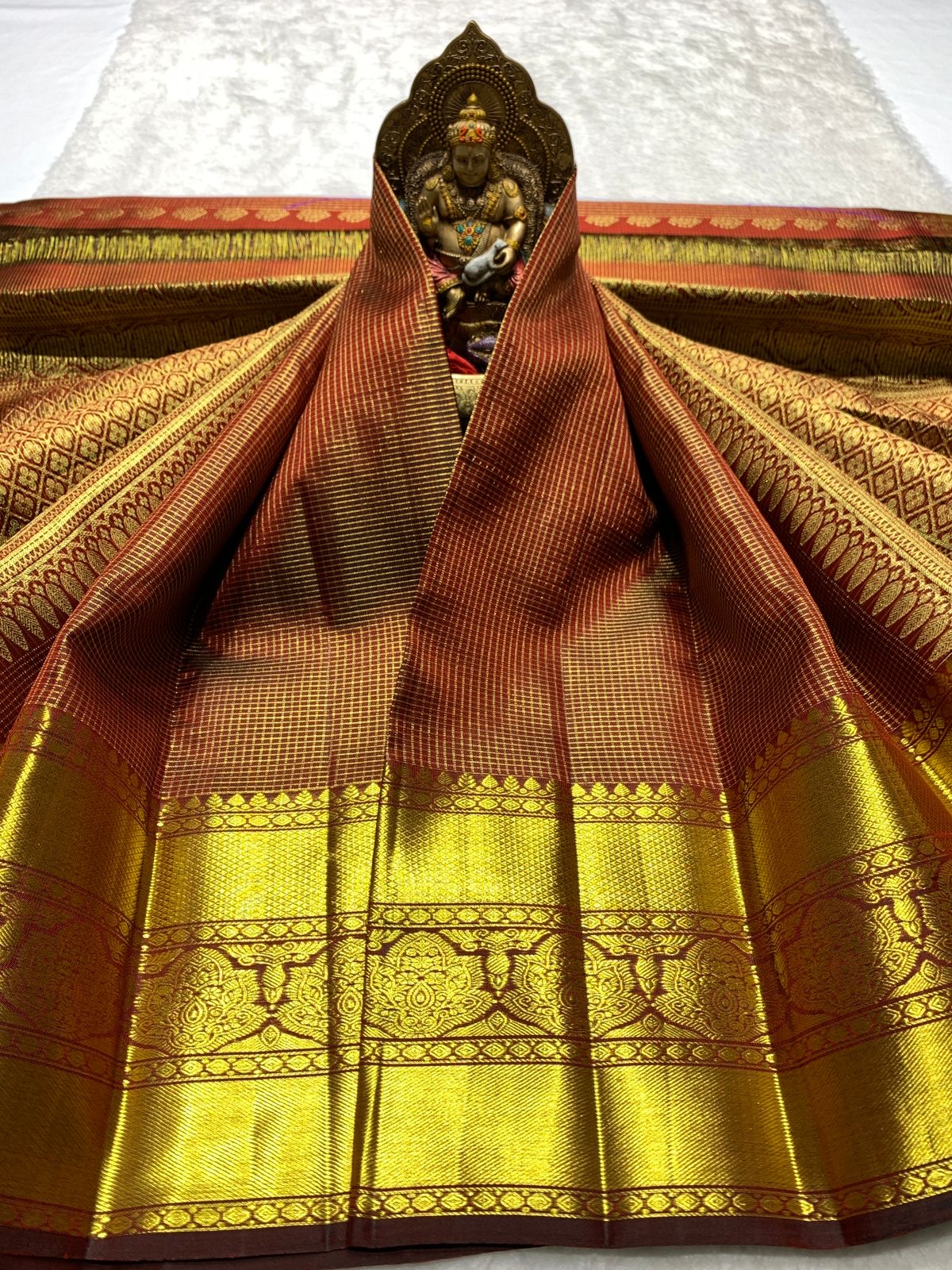 Classic Chestnut Brown 2gm Zari Bridal Elegance Kanchipuram Handloom Silk Saree SS24104