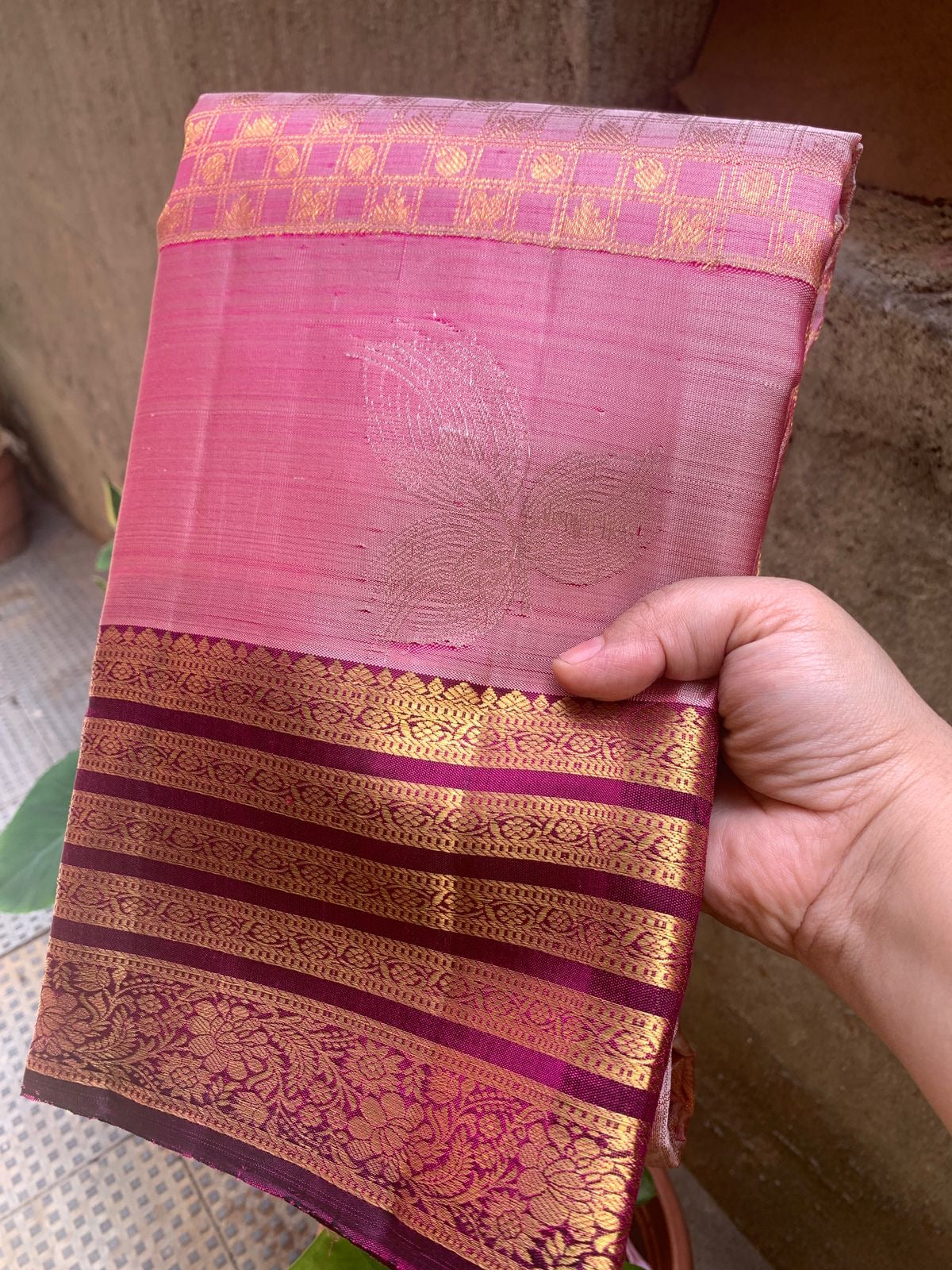 Classic Creamy Pink 2gm Zari Elegance Kanchipuram Handloom Silk Saree SS25366