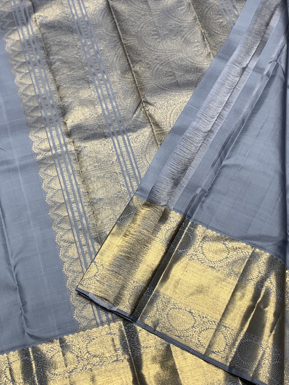 Classic Grey 2gm Zari Bridal Elegance Kanchipuram Handloom Silk Saree SS25984