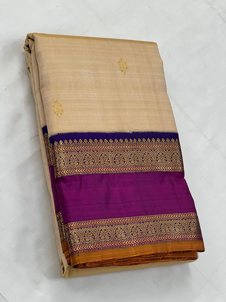 Classic Cream & Violet Purple 2gm Zari Elegance Kanchipuram Handloom Silk Saree SS25293
