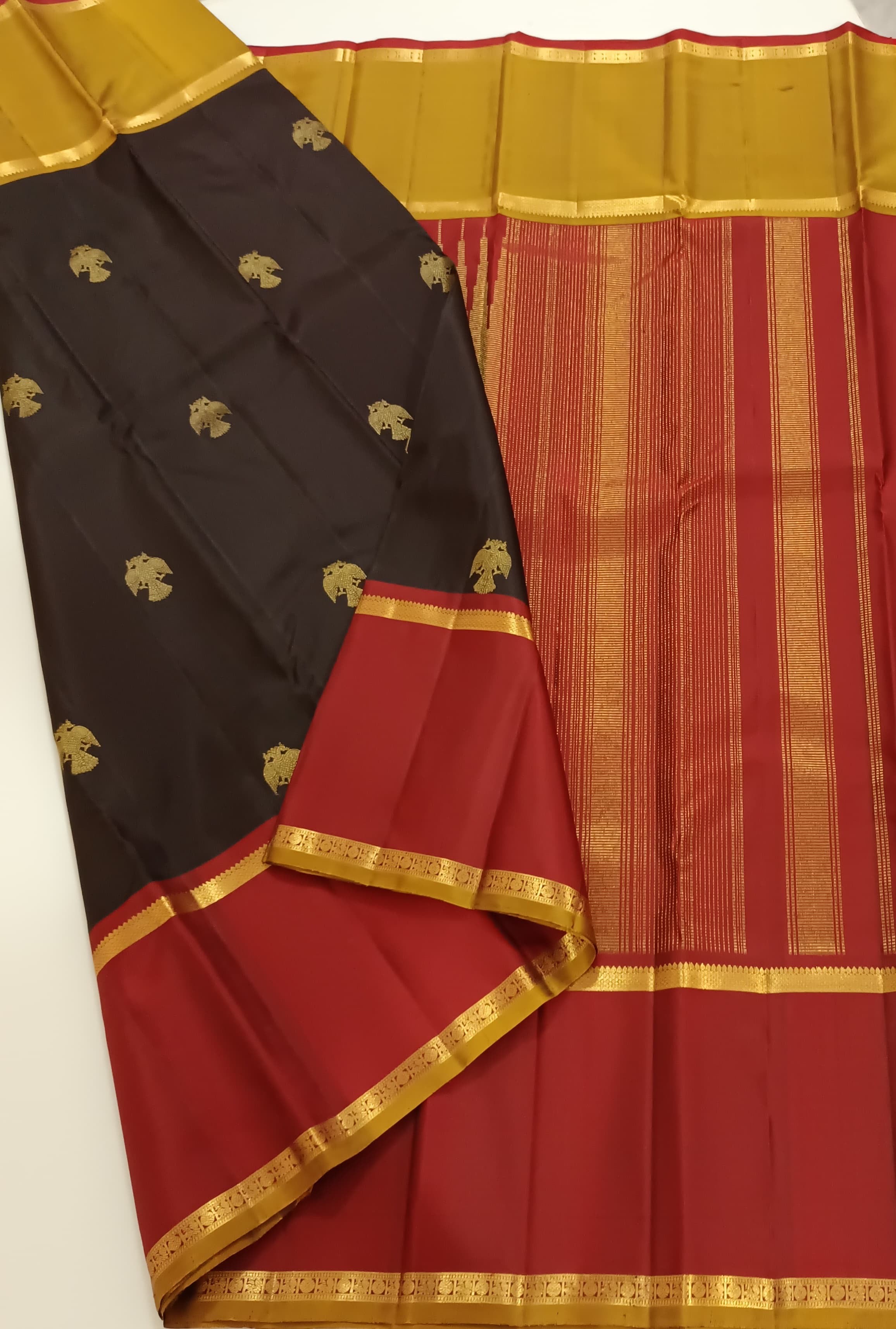 Classic Espresso & Red Elegance Kanchipuram Handloom Silk Saree SS24200