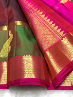 Load image into Gallery viewer, Classic Green &amp; Brown 2gm Zari Elegance Kanchipuram Handloom Silk Saree SS25372
