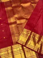 Load image into Gallery viewer, Classic Maroon Red 2gm Zari Bridal Elegance Kanchipuram Handloom Silk Saree SS28253
