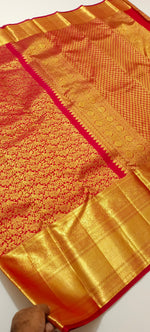 Load image into Gallery viewer, Classic Chilli Red Bridal Elegance Kanchipuram Handloom Silk Saree SS24186
