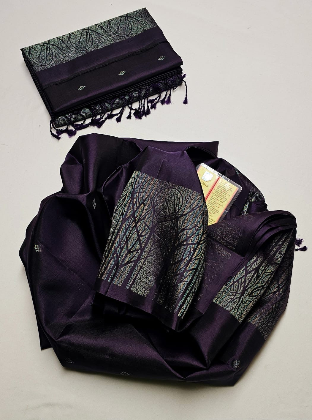 Classic Dark Plum Elegance Handloom Soft Silk Saree SS25454