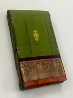 Load image into Gallery viewer, Classic Olive Green &amp; Dark Pink 2gm Zari Bridal Elegance Kanchipuram Handloom Silk Saree SS27130
