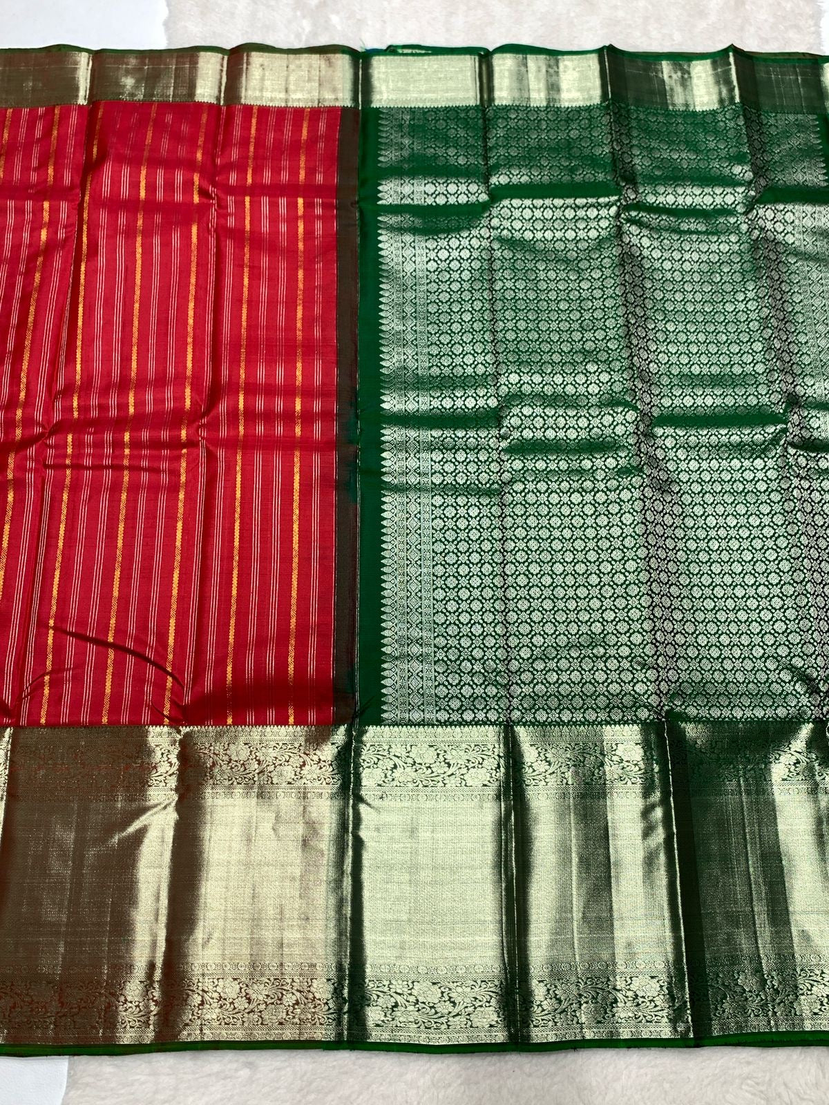 Classic Tomato Red & Emerald Green 2gm Zari Elegance Kanchipuram Handloom Silk Saree SS24615