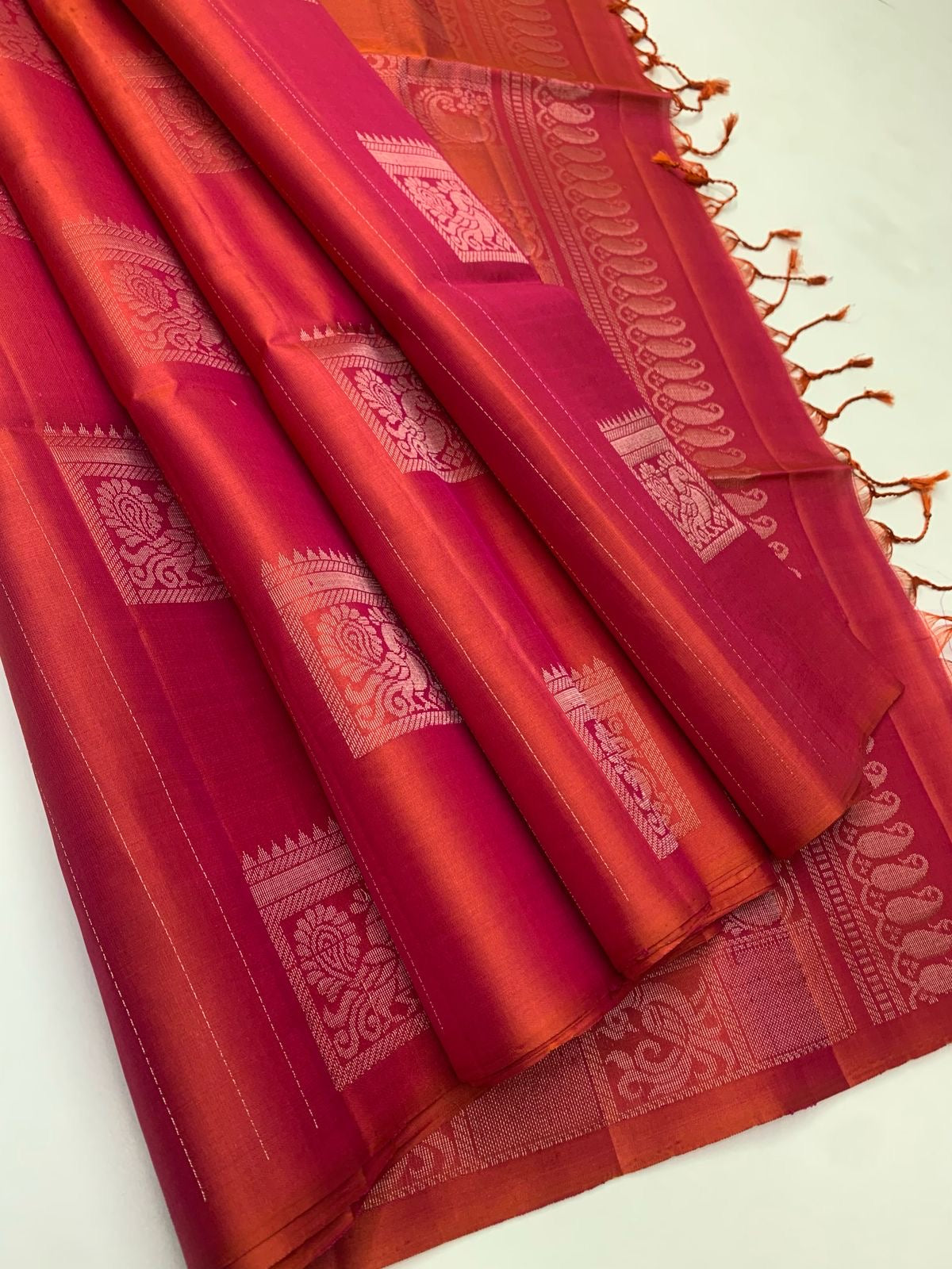 Classic Orange Rose Elegance Handloom Soft Silk Saree SS24403