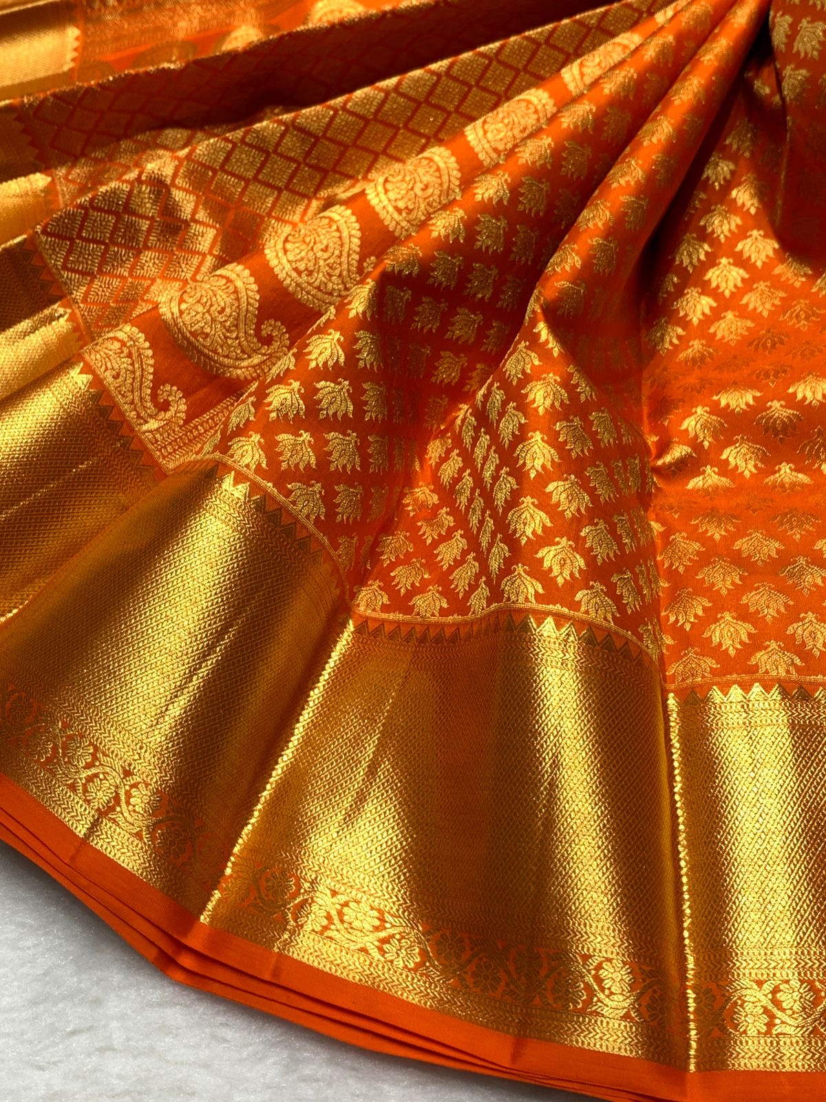 Classic Orange 2gm Zari Bridal Elegance Kanchipuram Handloom Silk Saree SS25817
