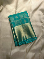 Load image into Gallery viewer, Classic Sea Green Bridal Elegance Kanchipuram Handloom Silk Saree SS25909
