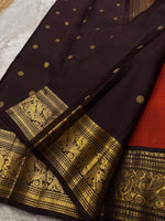 Load image into Gallery viewer, Classic Mustard &amp; Mud Brown Kanchipuram Handloom Silk Saree SS25959
