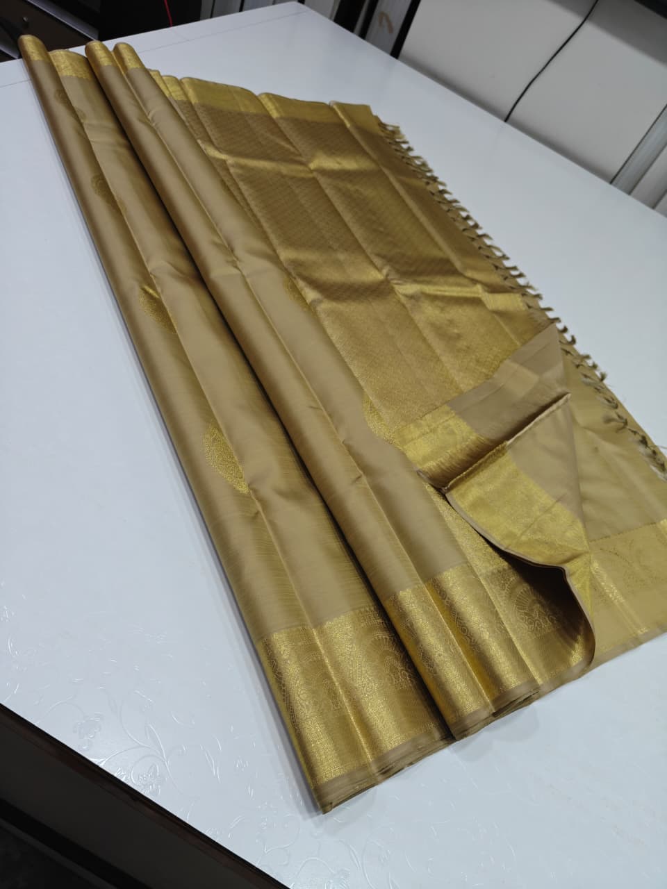 Classic Oatmeal Beige 2gm Zari Kanchipuram Handloom Silk Saree SS26604