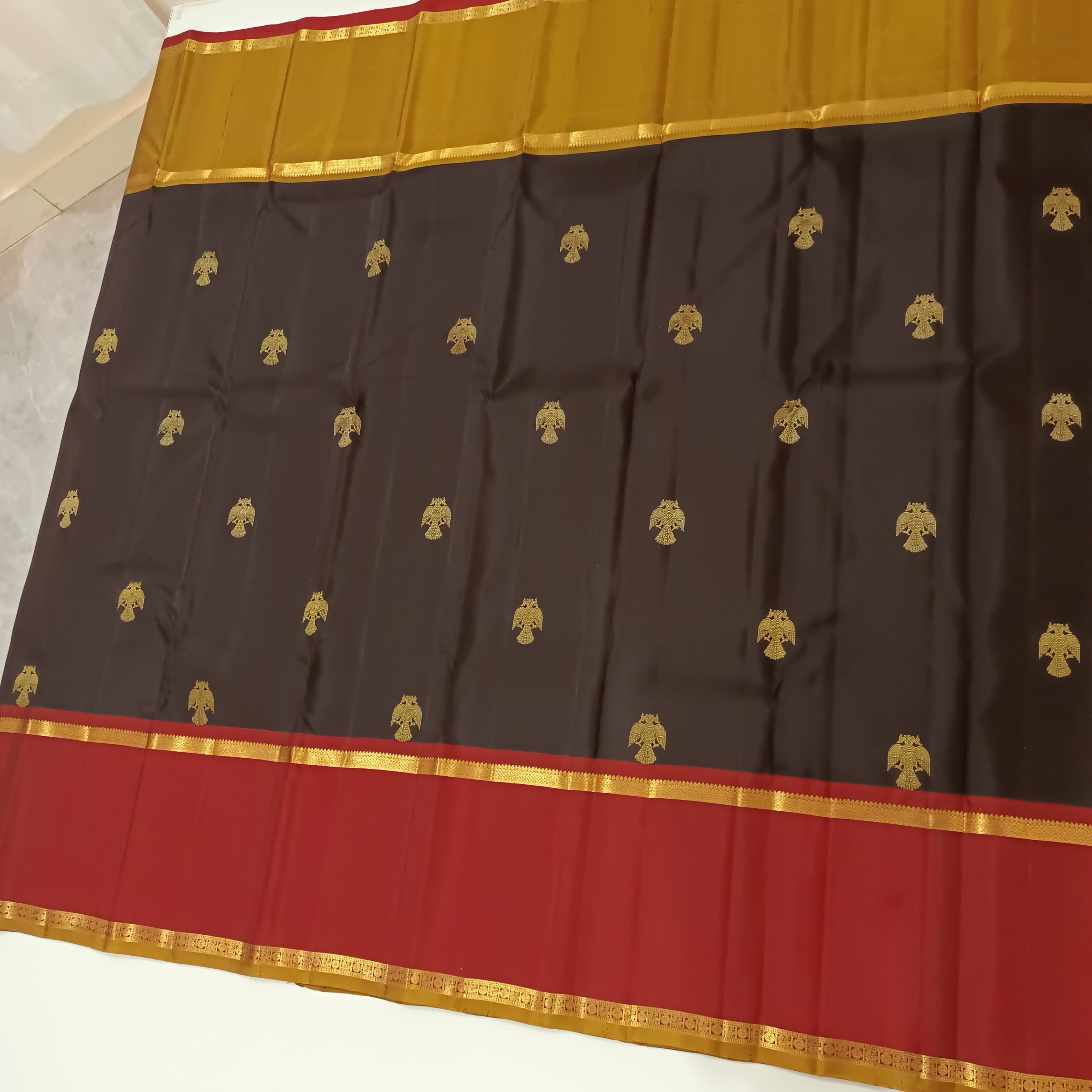 Classic Espresso & Red Elegance Kanchipuram Handloom Silk Saree SS24200