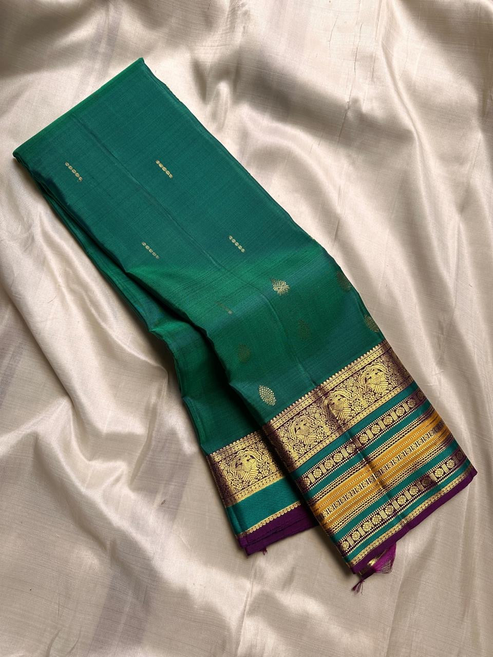 Dark Green & Vadamalli 2gm Zari Elegance Kanchipuram Handloom Silk Saree SS24790