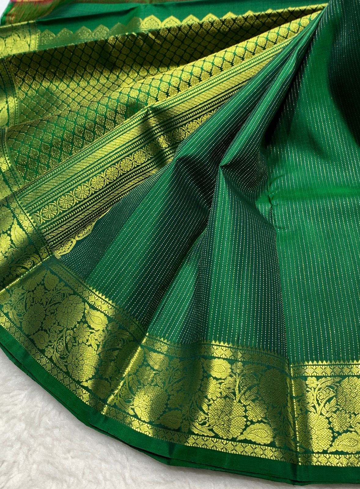 Classic Sacramento Green & Chilly Red 2gm Zari Bridal Elegance Kanchipuram Handloom Silk Saree SS25567