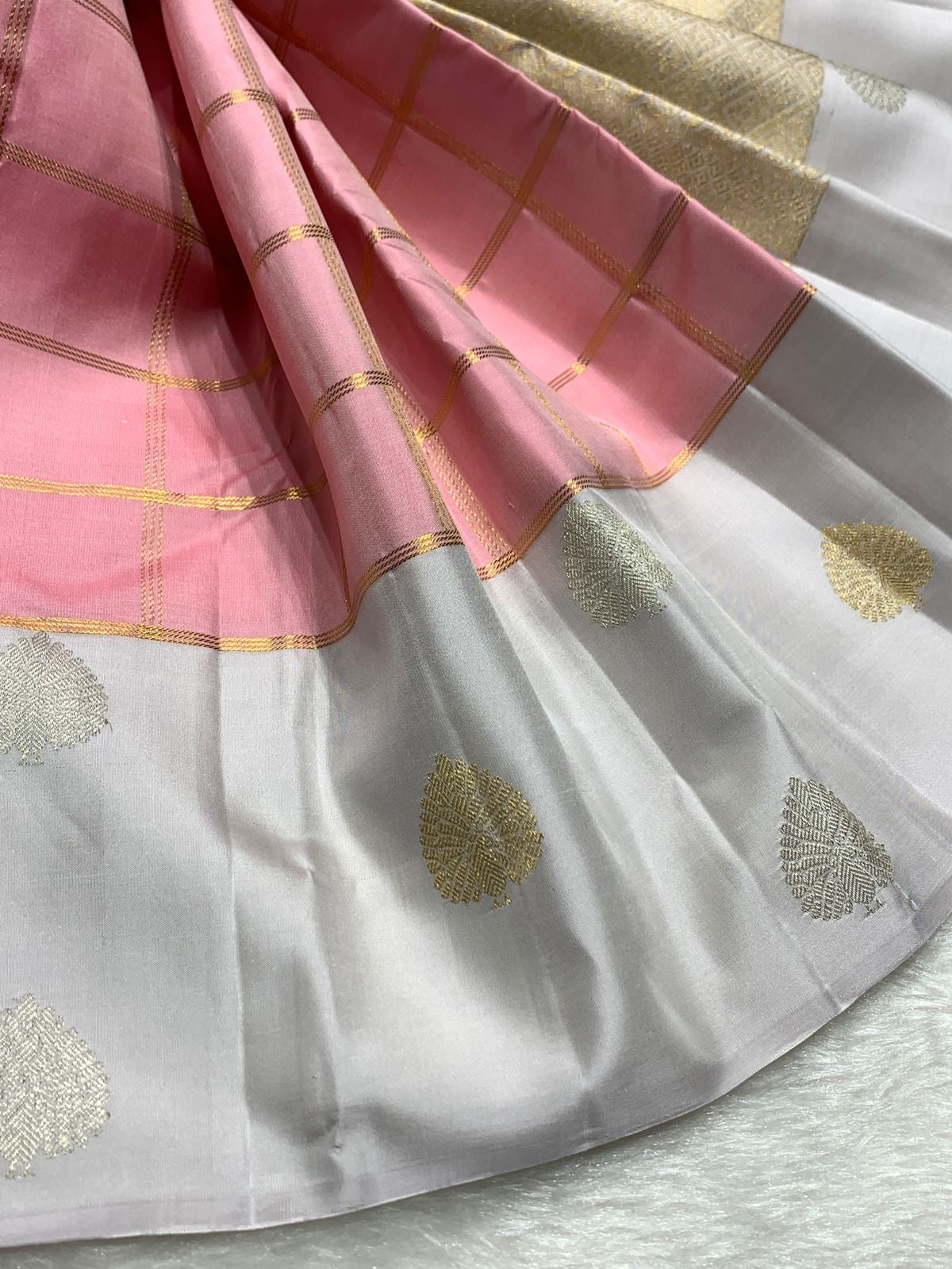Classic Pink & Grey 2gm Zari Kanchipuram Handloom Silk Saree SS25931