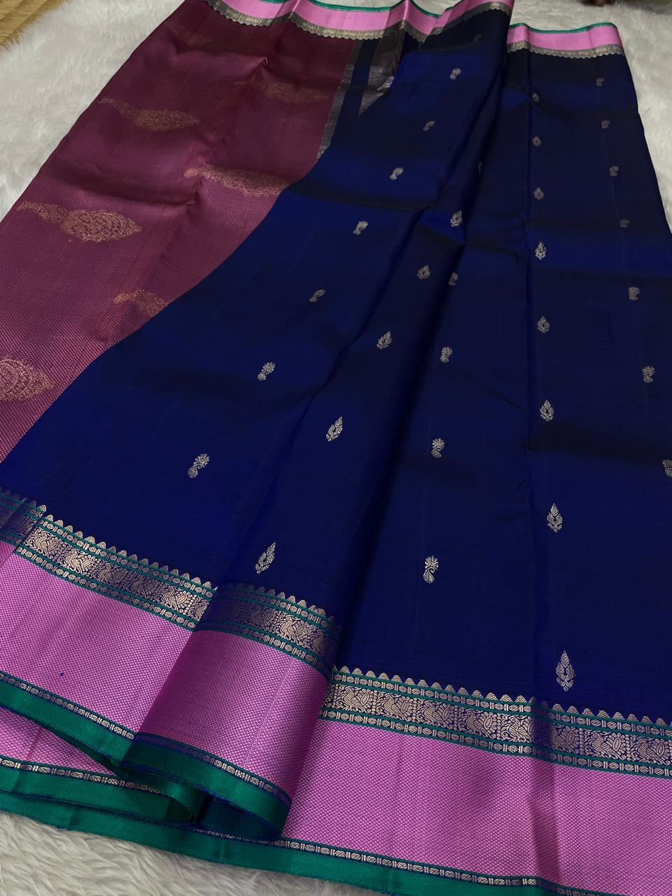 Classic Navy Blue & Light Pink Elegance Kanchipuram Handloom Silk Saree SS24537