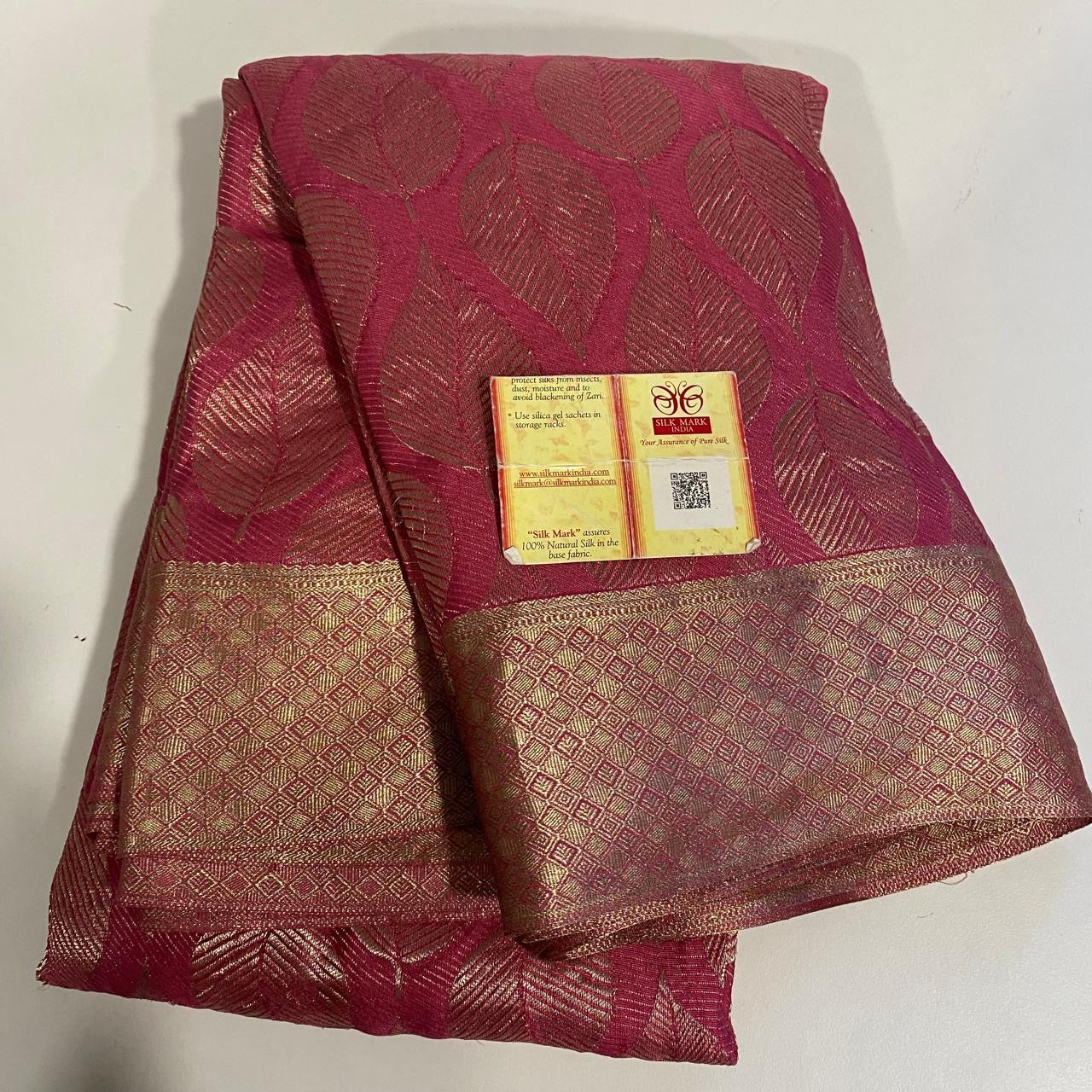 Classic  Creamy Pink Red Handwork Elegance Khaddi Banarasi Crepe Silk Saree SS25413