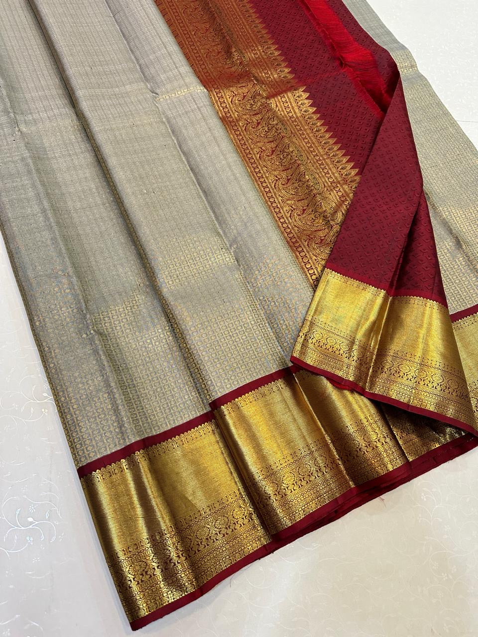 Classic Grey & Maroon Elegance Kanchipuram Handloom Silk Saree SS24701