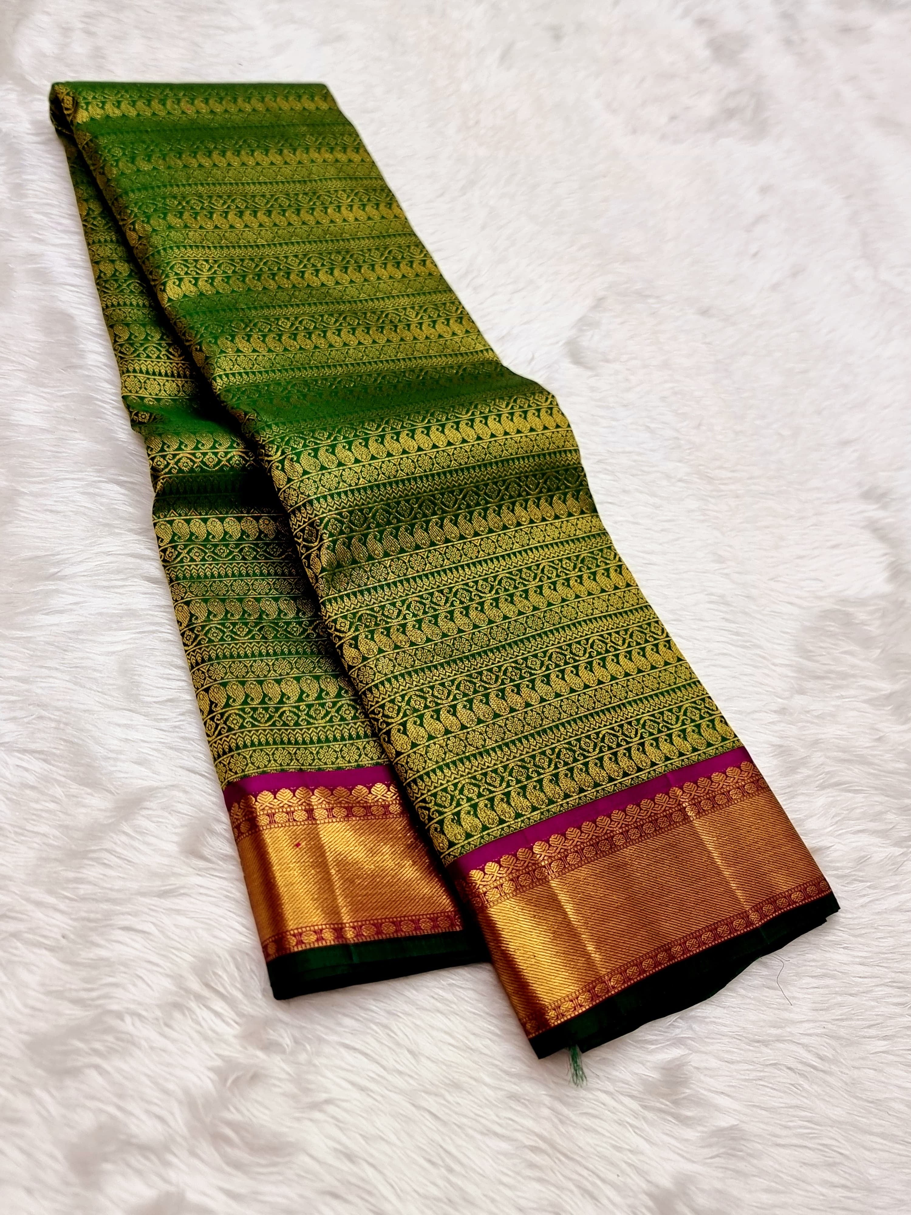 Classic Green 2gm Zari Brocade Elegance Kanchipuram Handloom Silk Saree SS25164