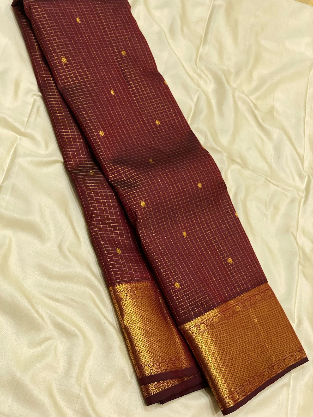 Classic Maroon 2gm Zari Vaira Oosi Checks Elegance Kanchipuram Handloom Silk Saree SS24740