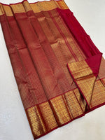 Load image into Gallery viewer, Classic Chilli Red Elegance Kanchipuram Handloom Silk Saree SS24700
