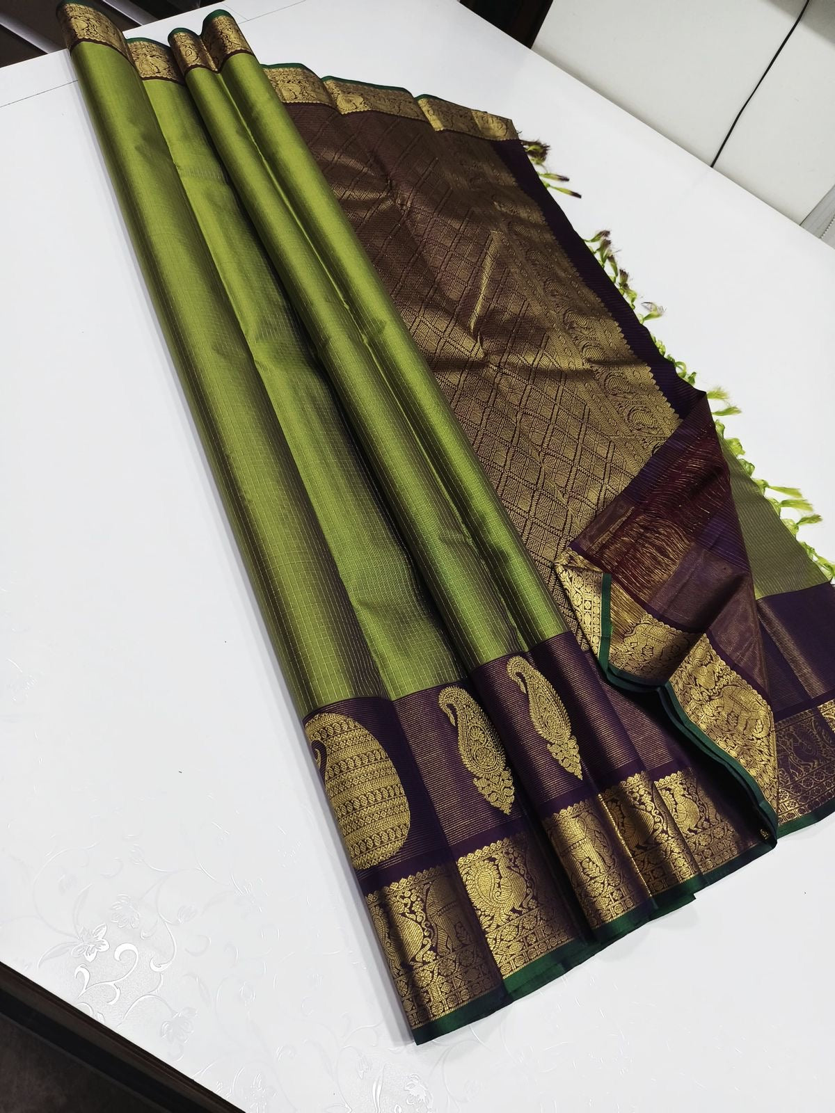 Classic Olive Green & Coffee Brown 2gm Zari Kanchipuram Handloom Silk Saree SS26230