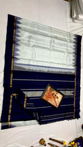 Classic OffWhite & Navy Blue Elegance Kanchipuram Handloom Silk Saree SS25315