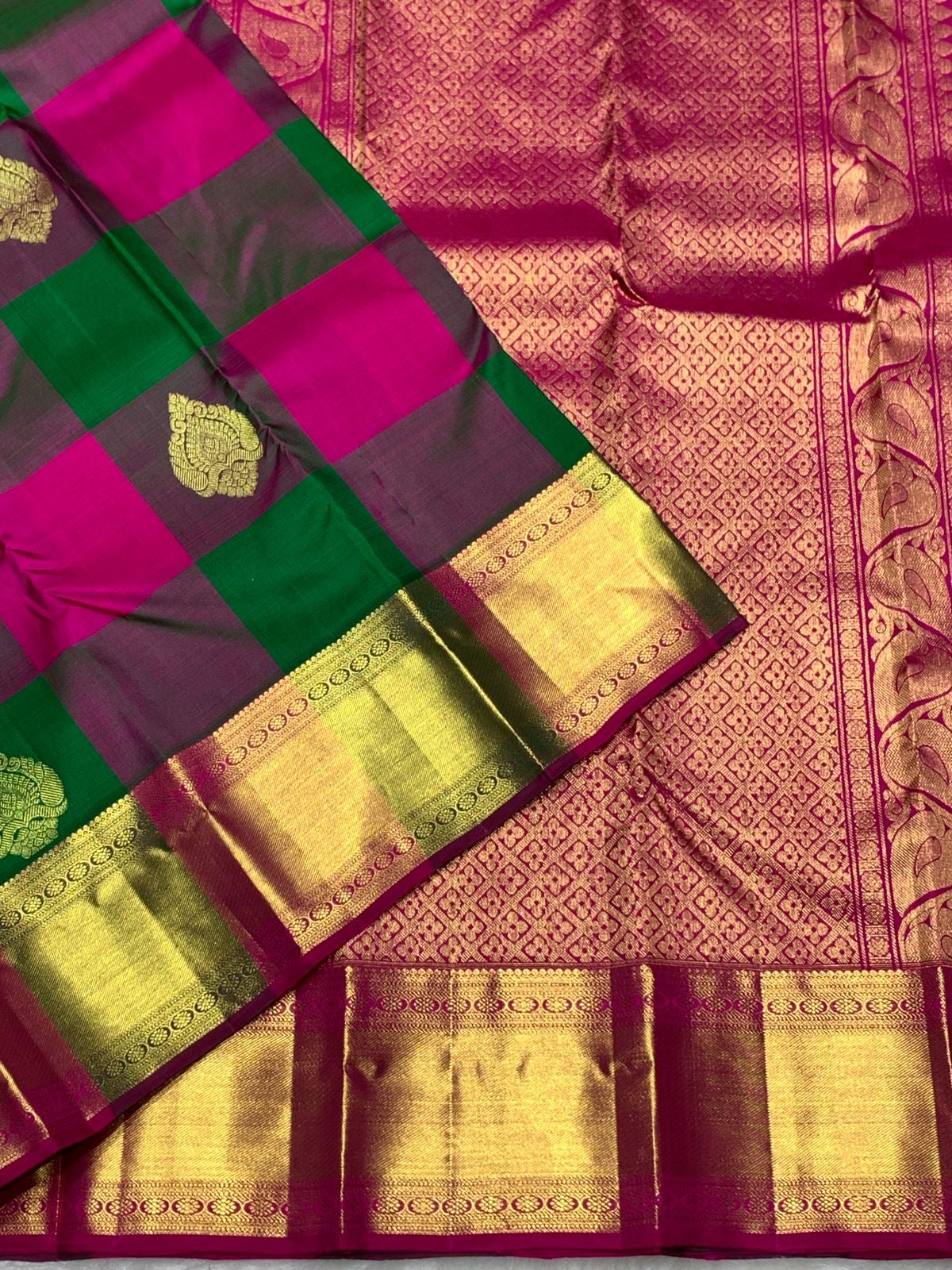 Classic Deep Pink & Green 2gm Zari Kanchipuram Handloom Silk Saree SS25815