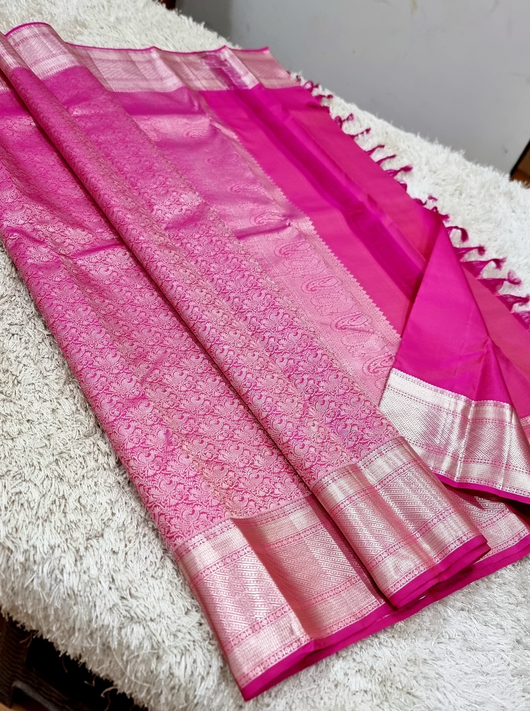 Classic Creamy Pink 1gm Silver Zari Kanchipuram Handloom Silk Saree SS25803