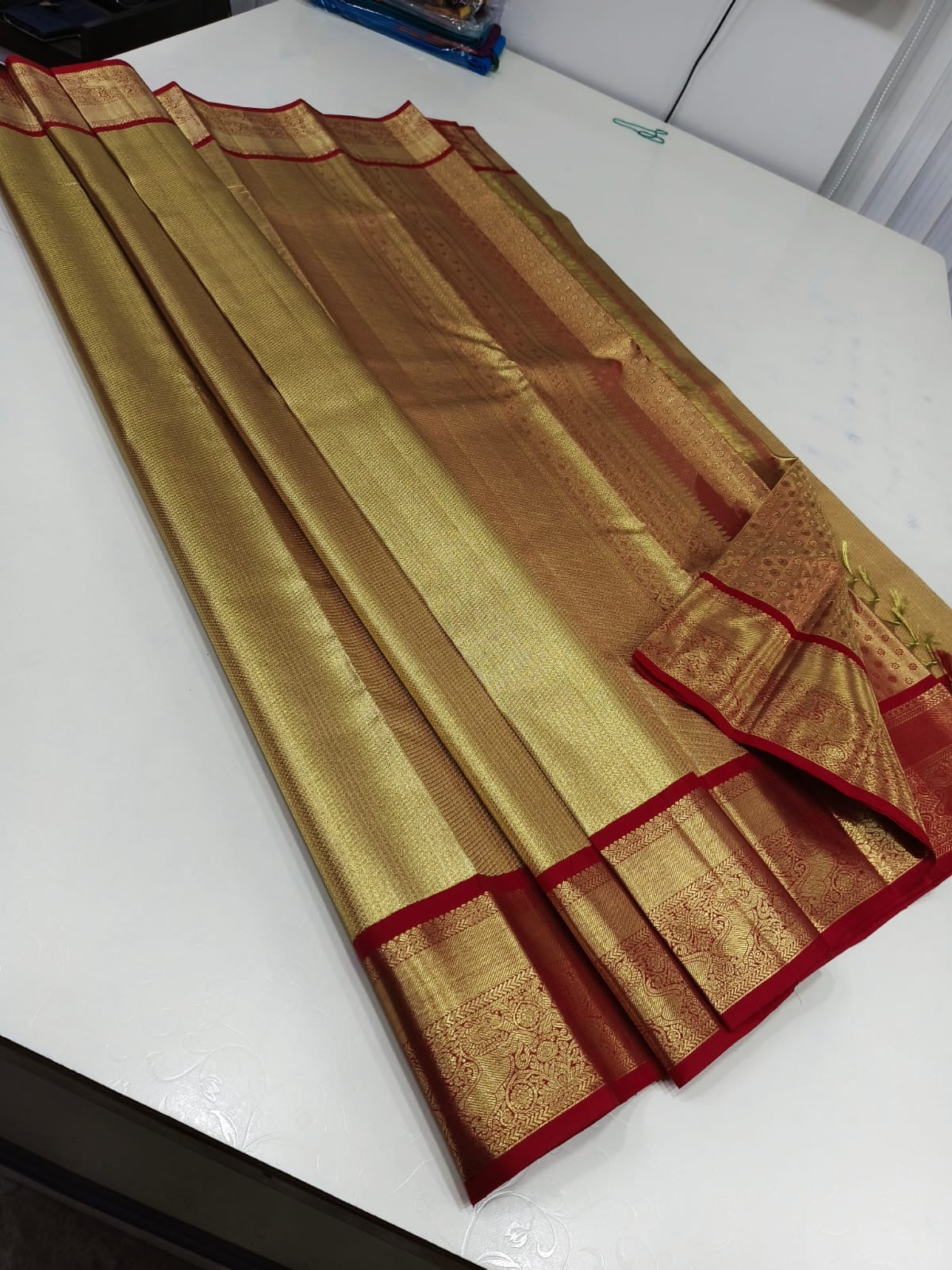 Classic Antique Gold 2gm Zari Bridal Elegance Kanchipuram Handloom Silk Saree SS20653