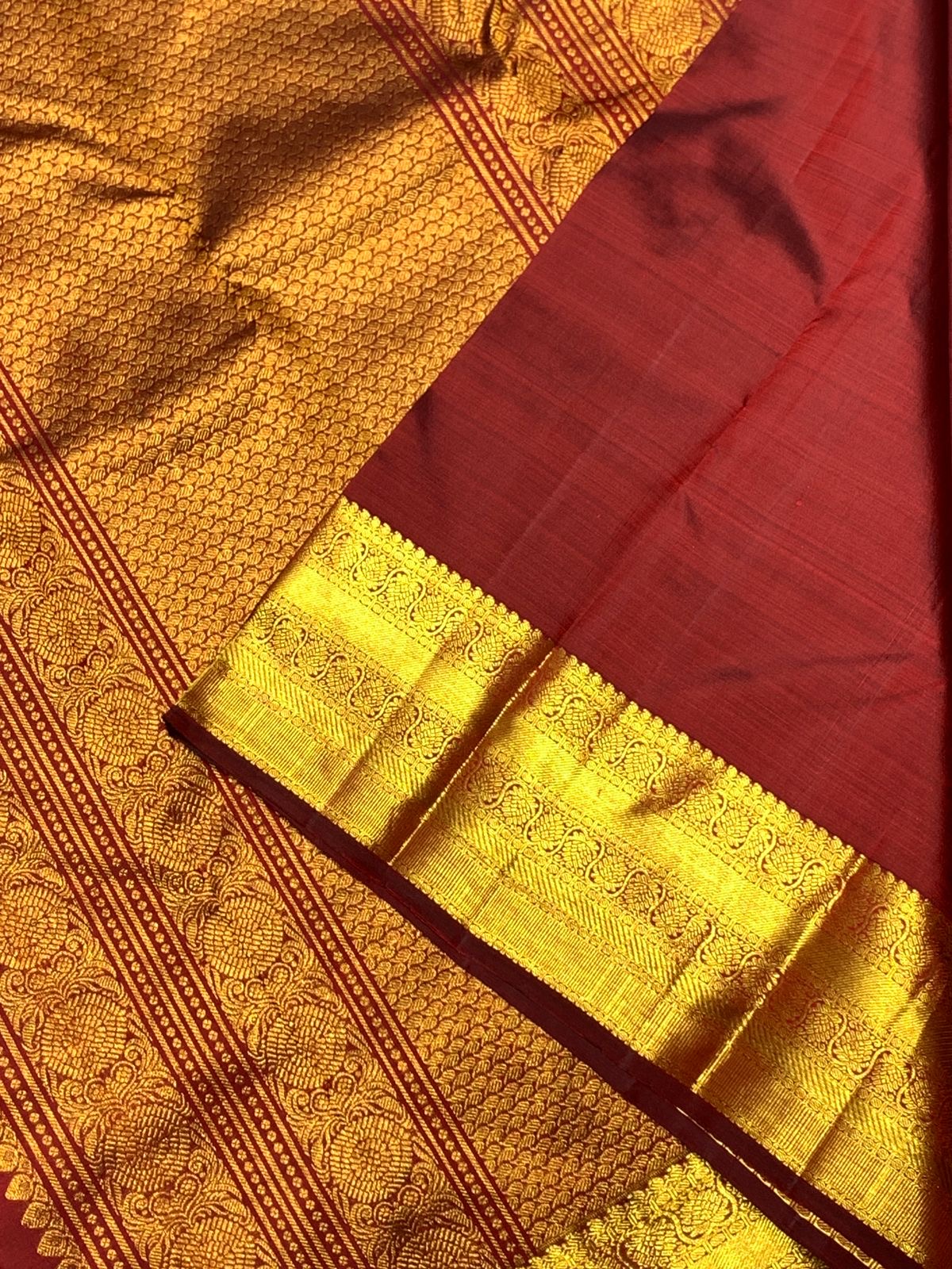 Classic Chestnut Brown 2gm Zari Elegance Kanchipuram Silk Saree SS24015