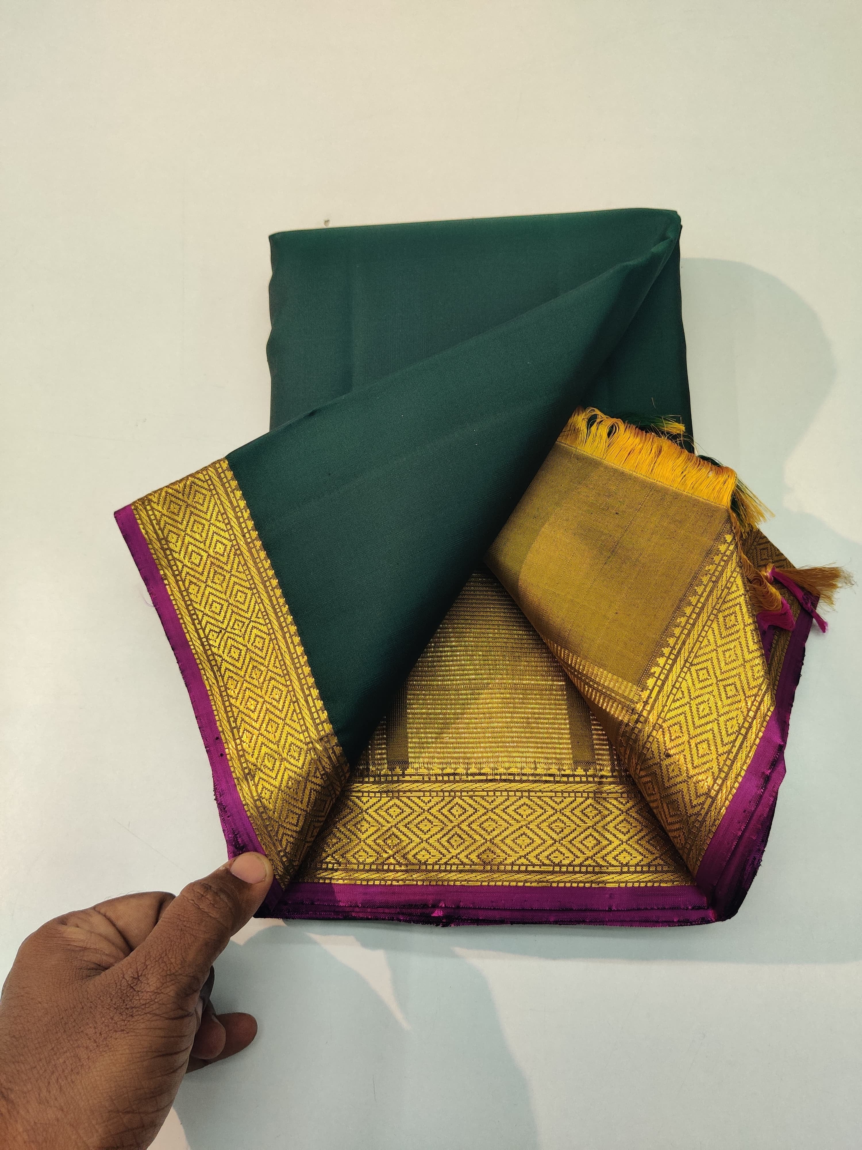 Classic Bottle Green & Mustard Elegance Kanchipuram Handloom Silk Saree SS23684