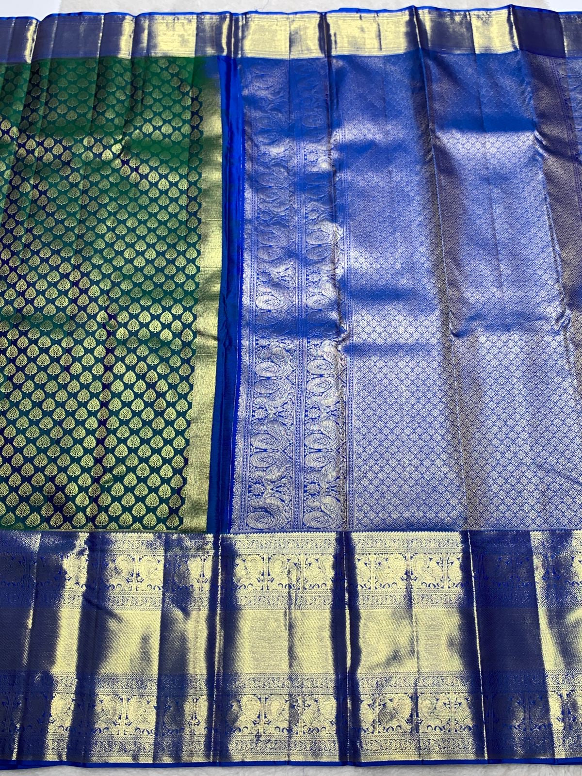 Classic Green & Royal Blue 2gm Zari Bridal Elegance Kanchipuram Handloom Silk Saree SS25268
