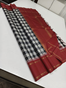 Classic Black & White Cerise Pink 2gm Zari Korvai Elegance Kanchipuram Handloom Silk Saree SS25387