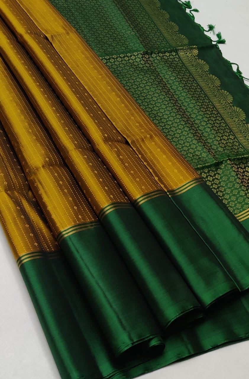 Classic Gold & Deep Green Handloom Soft Silk Saree SS23067