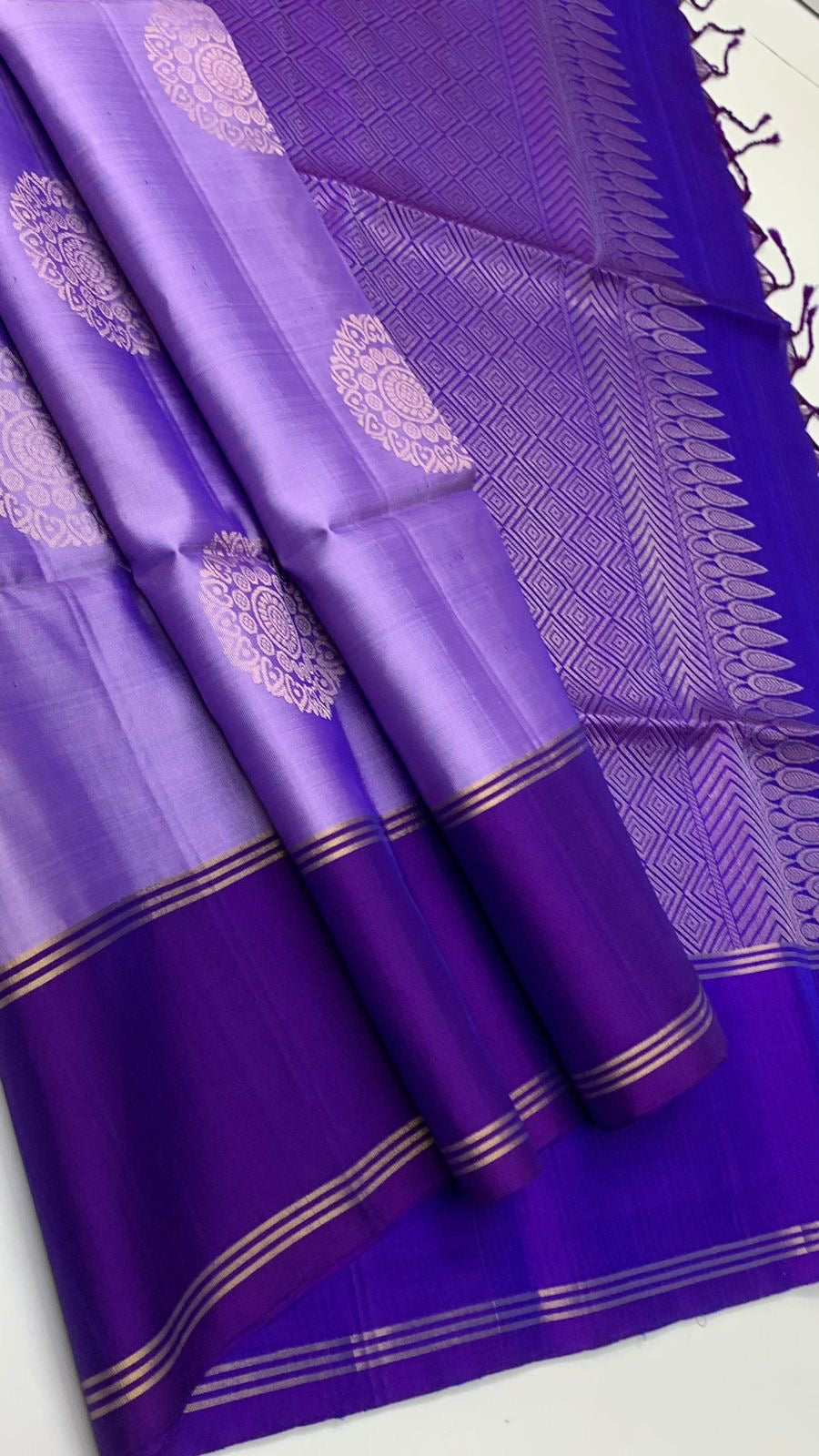 Lavender & Blue Elegance Handloom Soft Silk Saree SS23251