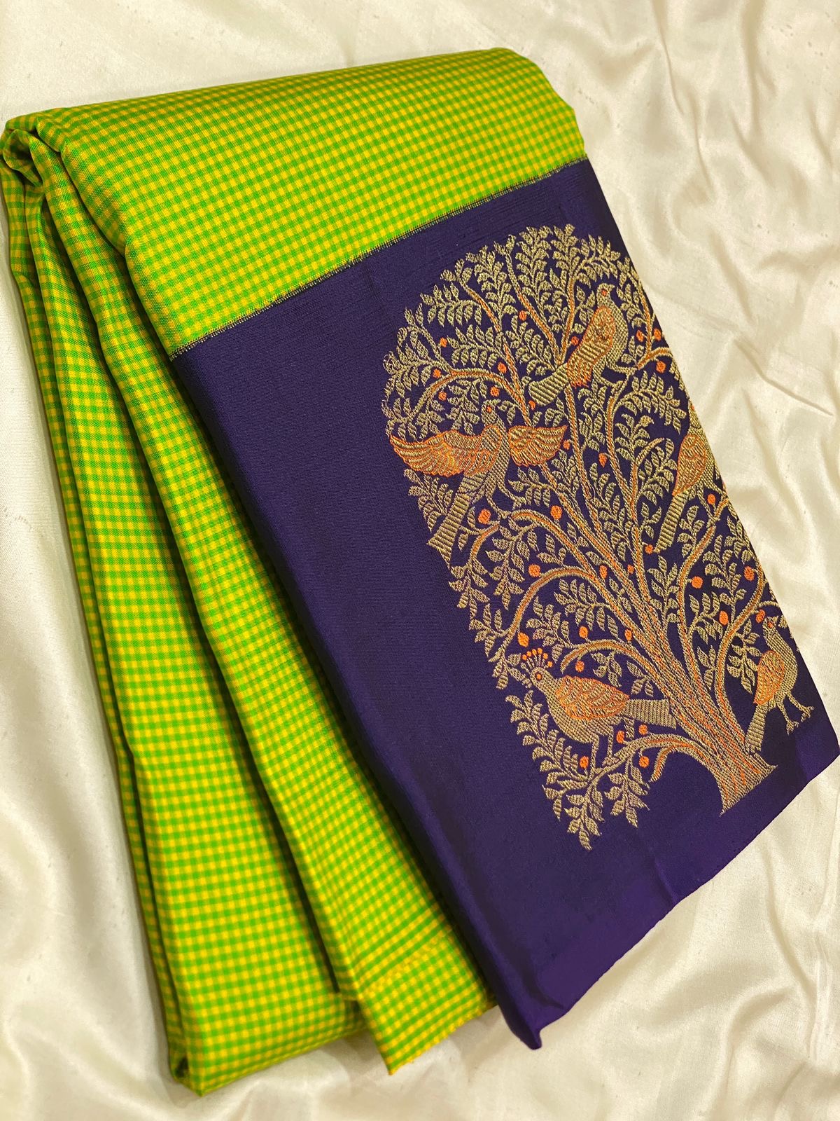 Classic Spring Green & Navy Blue Meena Butta Kanchipuram Handloom Silk Saree SS26325