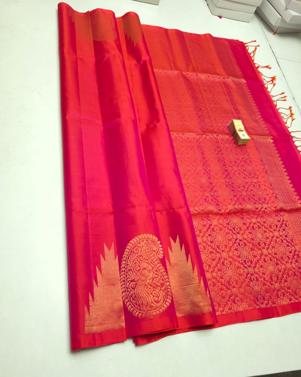 Classic Glow Rose Elegance Handloom Soft Silk Saree SS24265