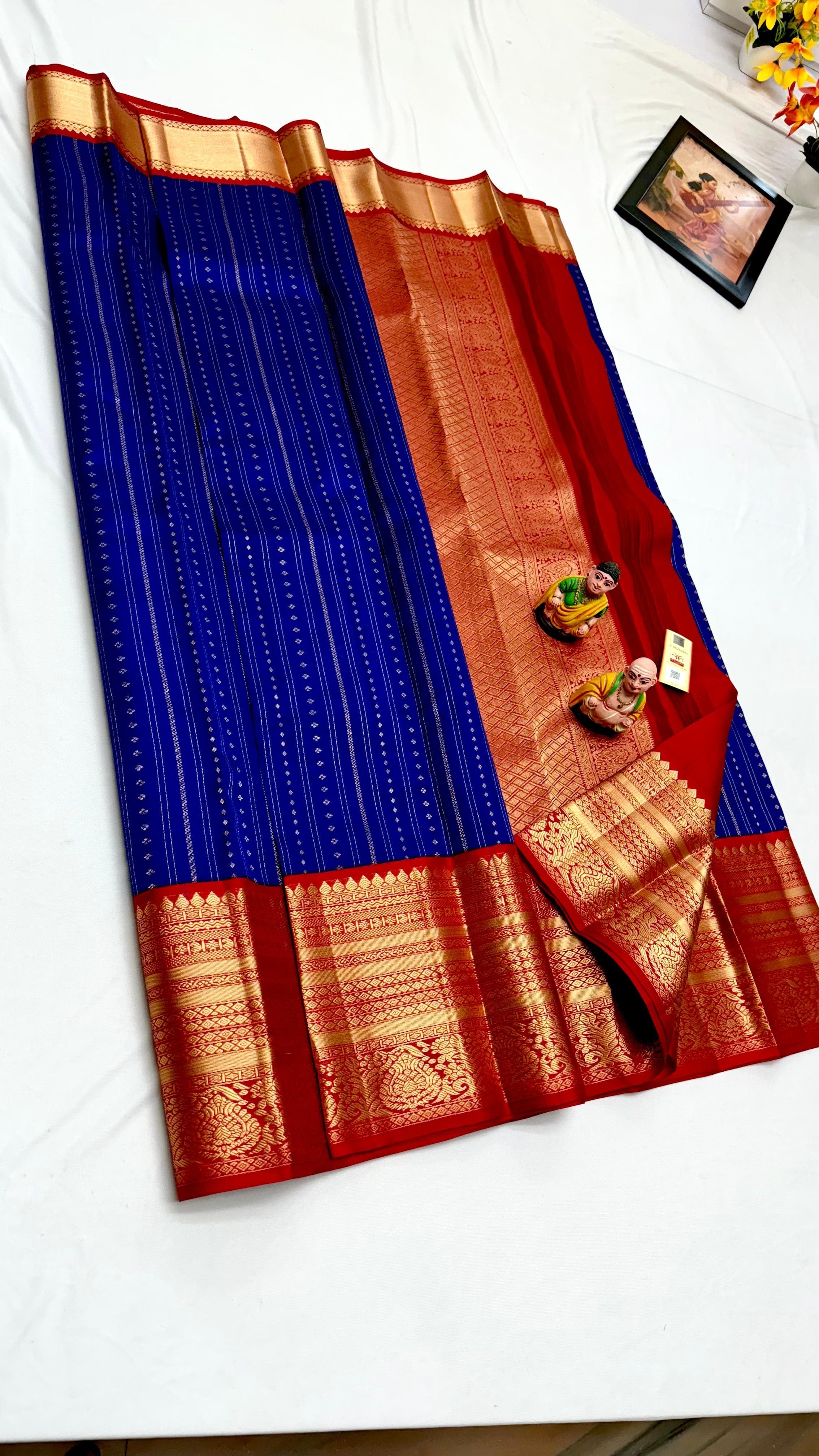 Royal Blue & Chilli Red Elegance Kanchipuram Handloom Silk Saree SS24488