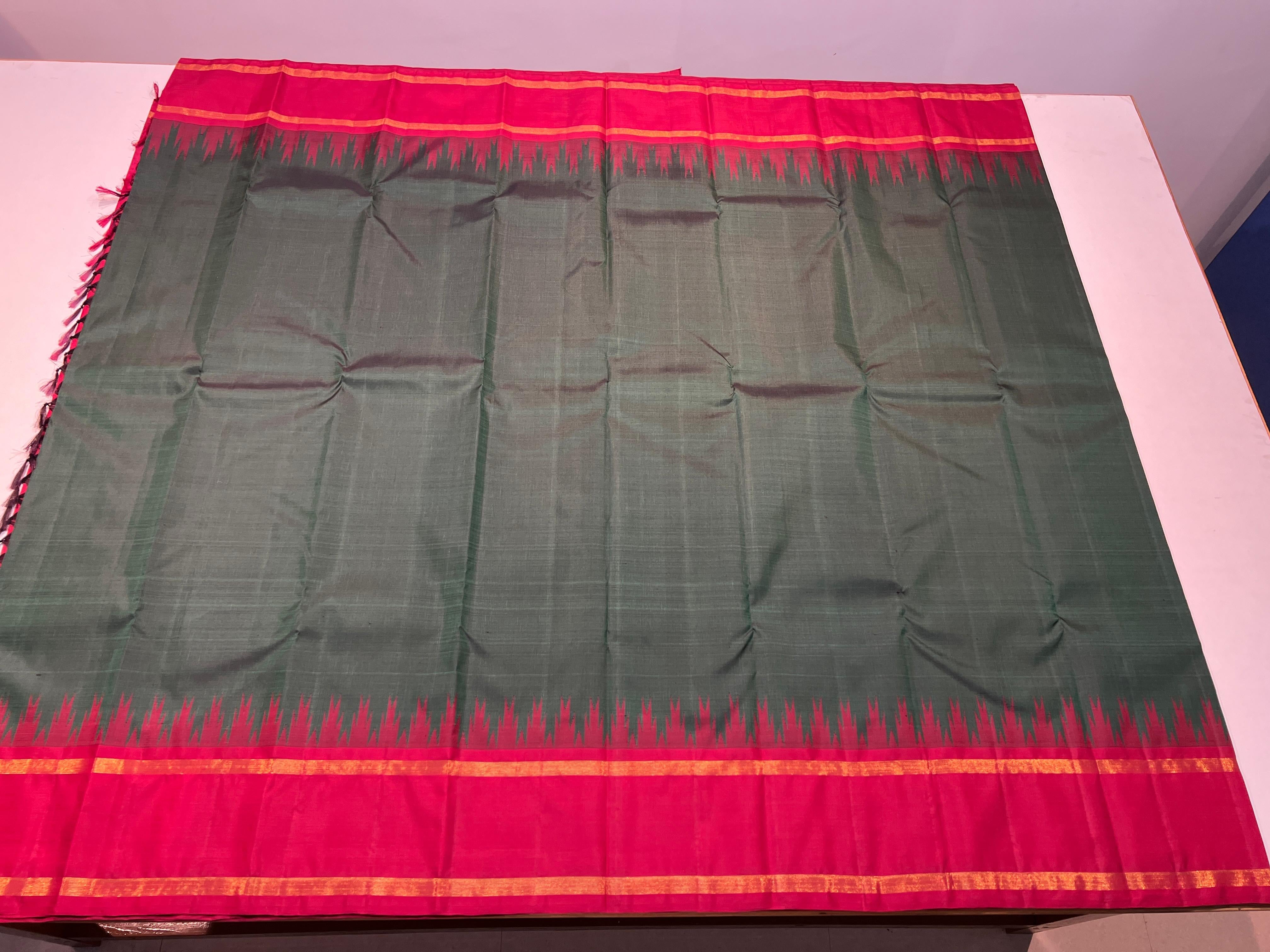 Classic Thazhampoo Arakku Red 2gm Zari Elegance Kanchipuram Silk Saree SS23840