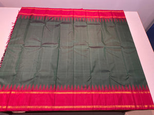 Classic Thazhampoo Arakku Red 2gm Zari Elegance Kanchipuram Silk Saree SS23840