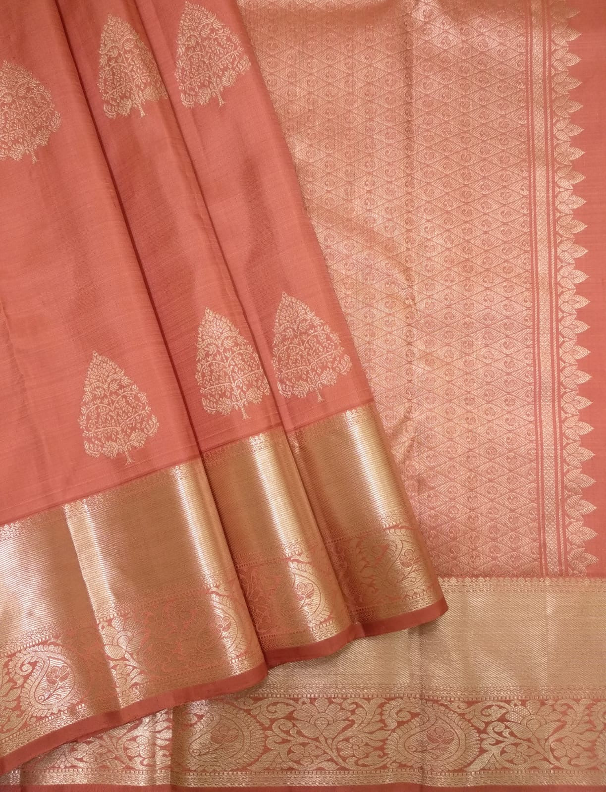 Classic Sunset Peach Elegance Kanchipuram Handloom Silk Saree SS23478