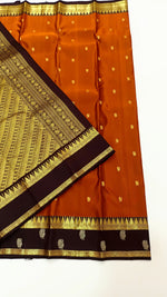 Load image into Gallery viewer, Classic Rustic Orange &amp; Chocolate Brown Kanchipuram Handloom Silk Saree SS26251

