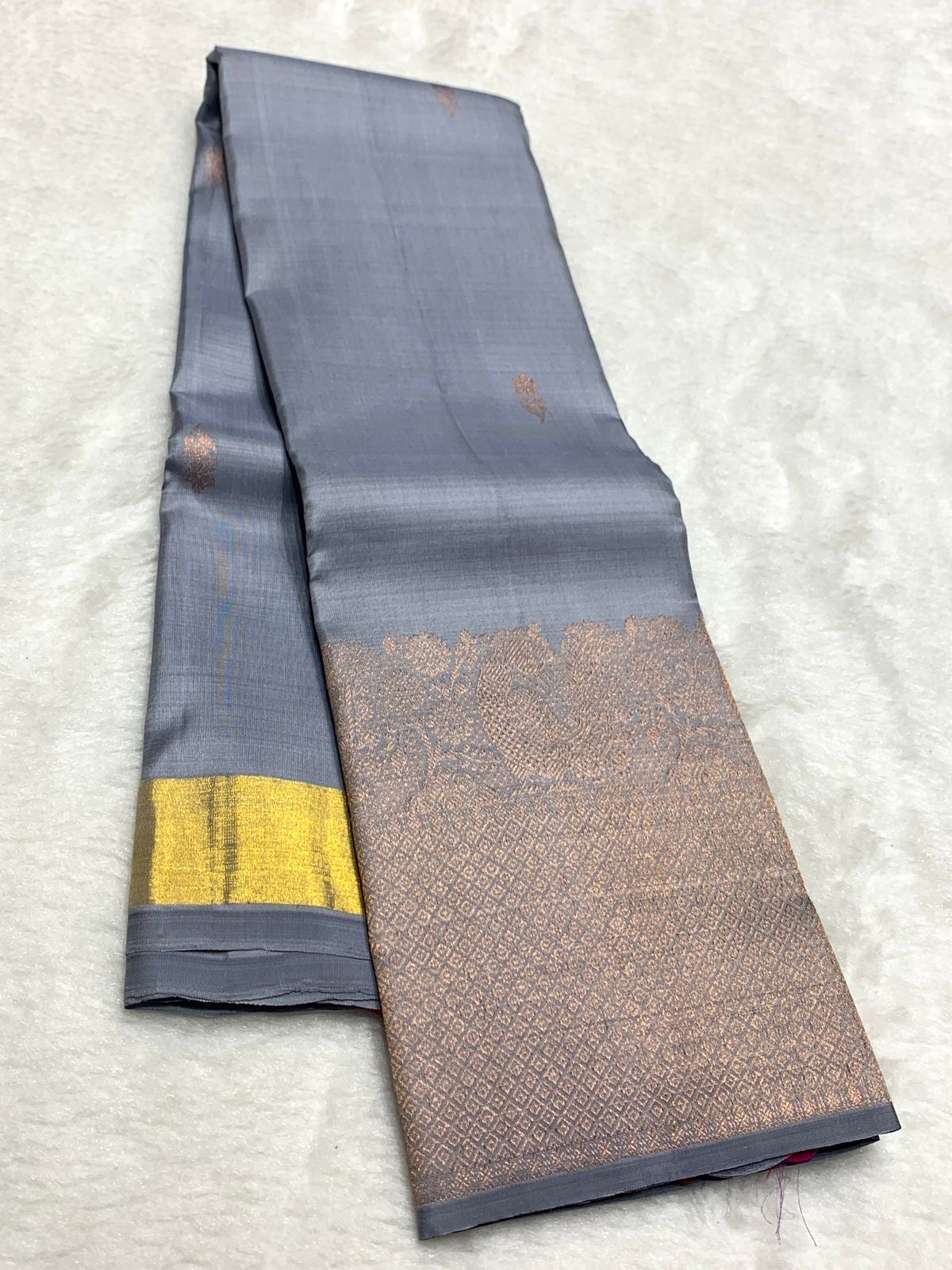 Classic Grey & Dark Pink 2gm Zari Elegance Kanchipuram Handloom Silk Saree SS25440