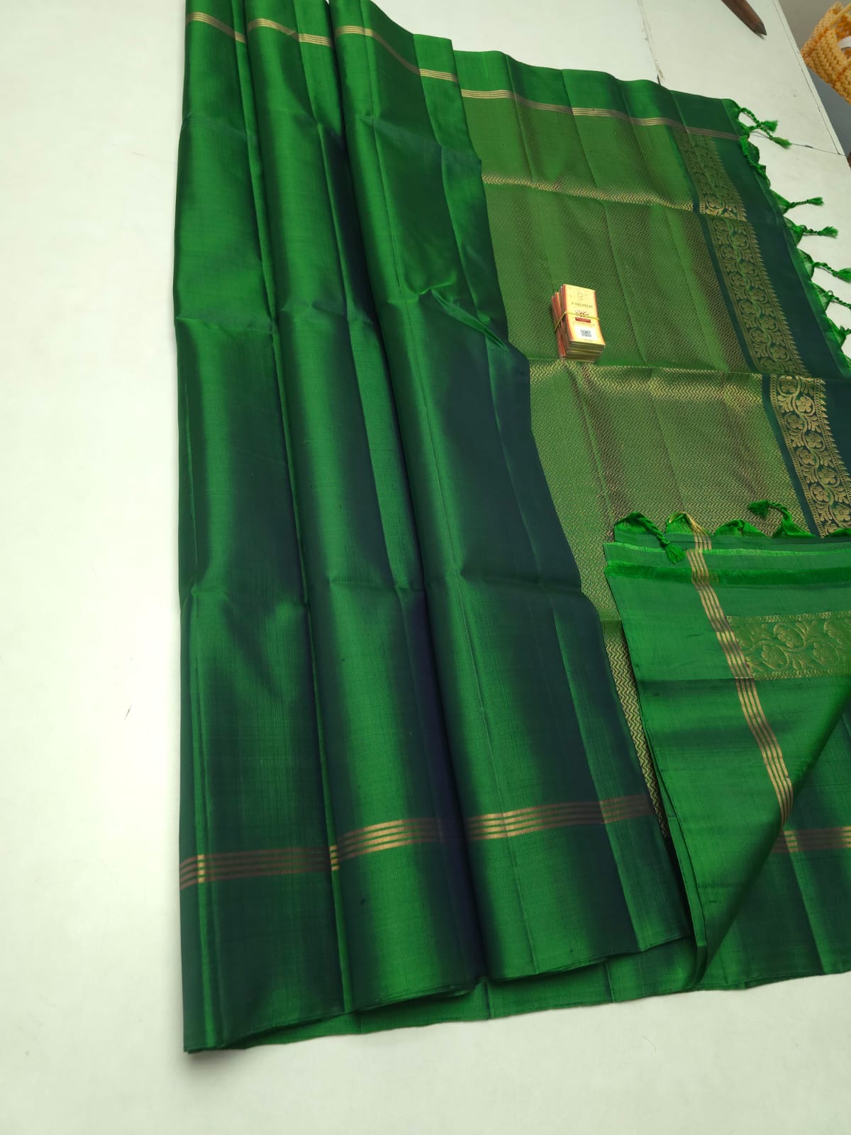 Classic Forest Green Elegance Handloom Soft Silk Saree SS25239